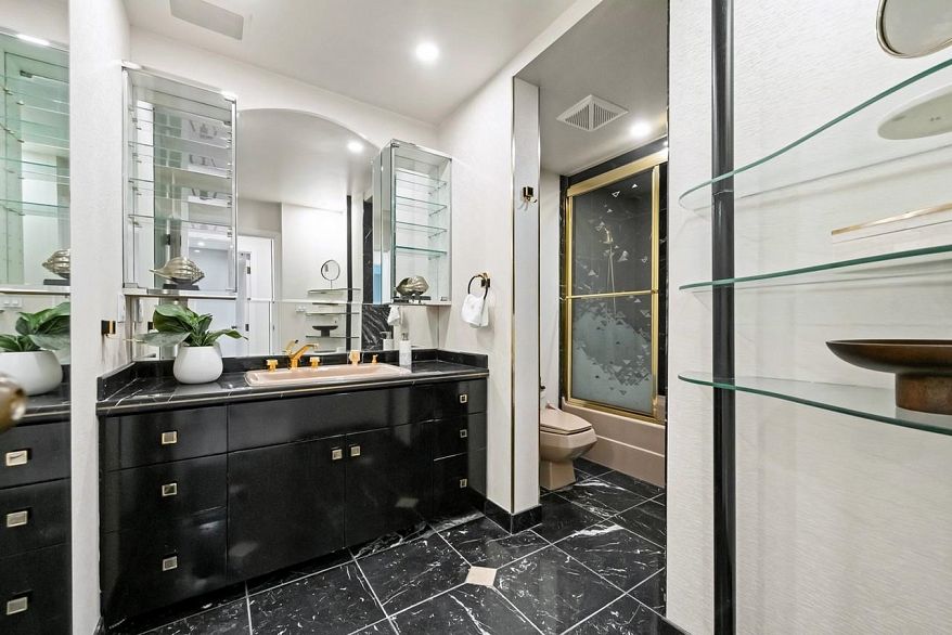 401 2015 Beach Avenue