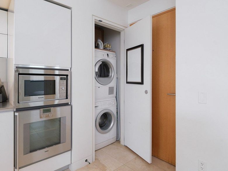 2305 838 W Hastings Street