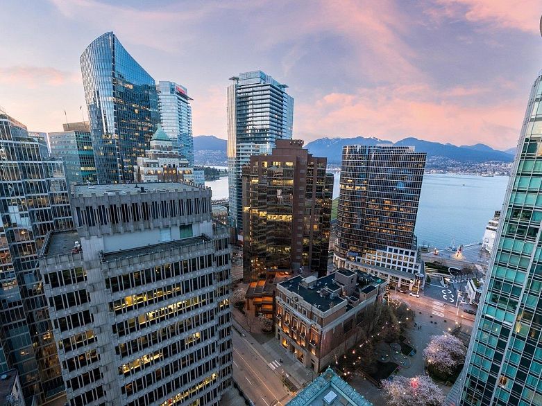 2305 838 W Hastings Street