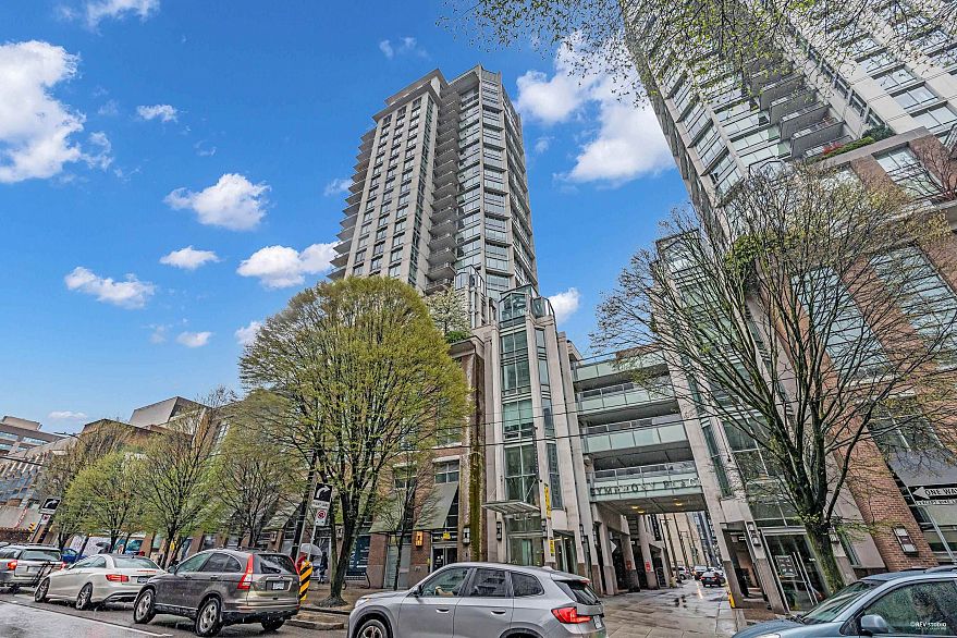 2002 565 Smithe Street