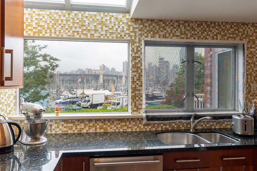 1596 Island Park Walk