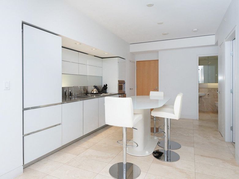 2305 838 W Hastings Street