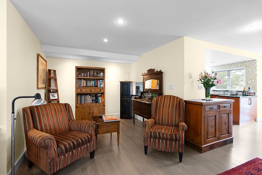 1596 Island Park Walk