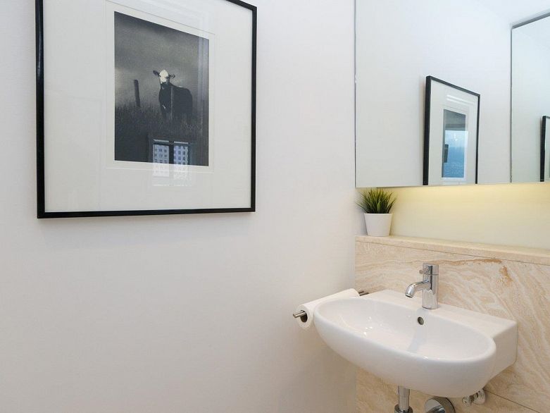 2305 838 W Hastings Street