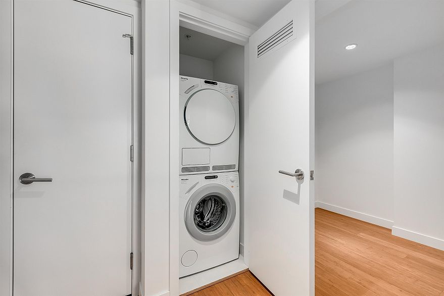 2608 777 Richards Street