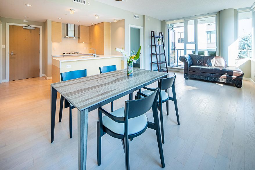 207 505 W 30th Avenue