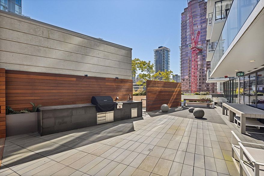 1003 620 Cardero Street