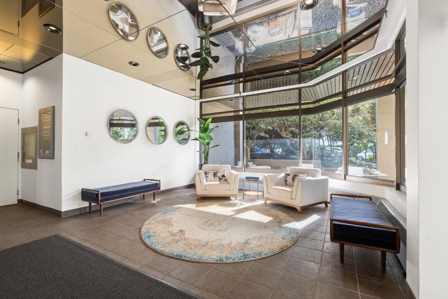 201 1236 Bidwell Street