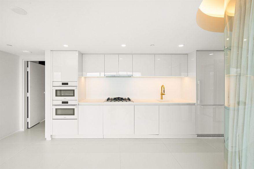 2106 1033 Nelson Street