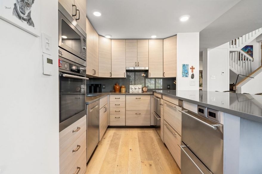 201 1236 Bidwell Street