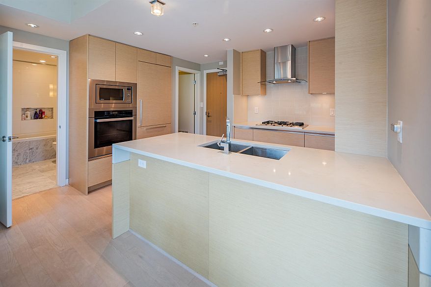 207 505 W 30th Avenue