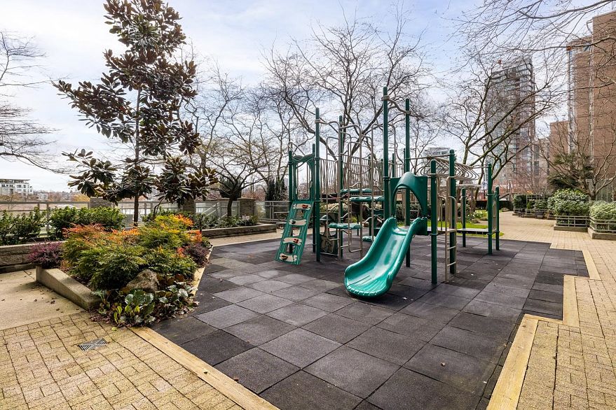 506 388 Drake Street