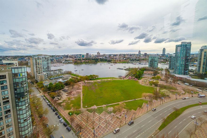 2202 289 DRAKE STREET, Vancouver BC V6B 5Z5