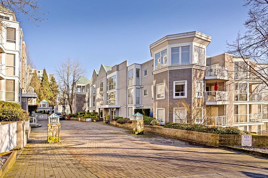 212 8460 JELLICOE STREET, Vancouver BC V5S 4S8
