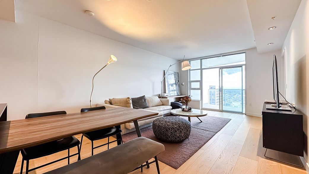 4209 1289 Hornby Street