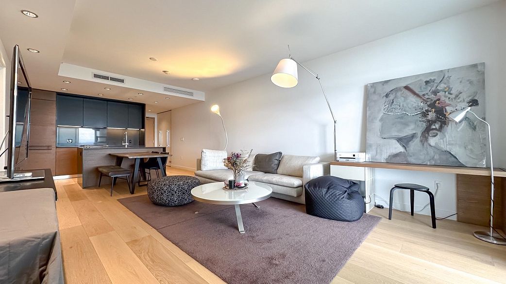 4209 1289 Hornby Street