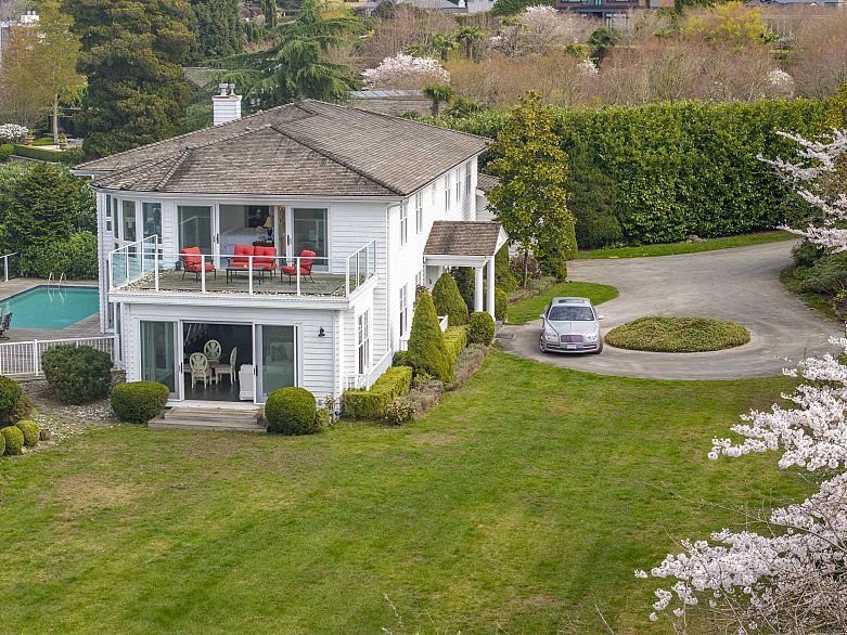 1416 Wesbrook Crescent