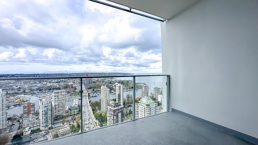 4209 1289 Hornby Street