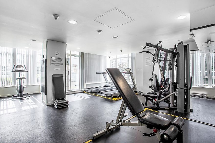 906 480 Robson Street