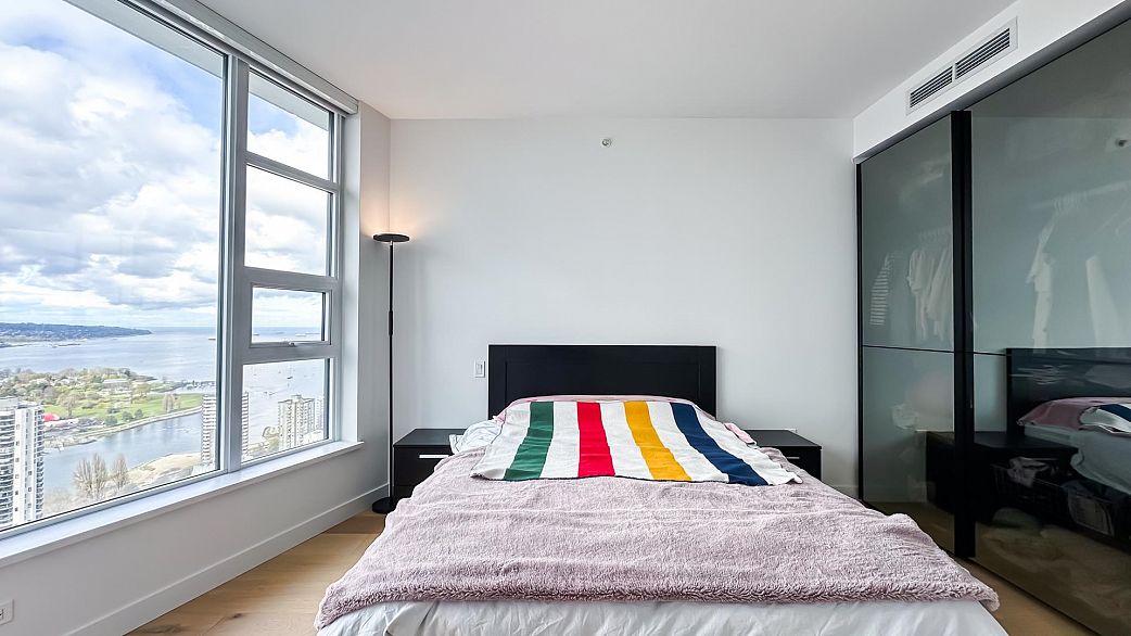 4209 1289 Hornby Street