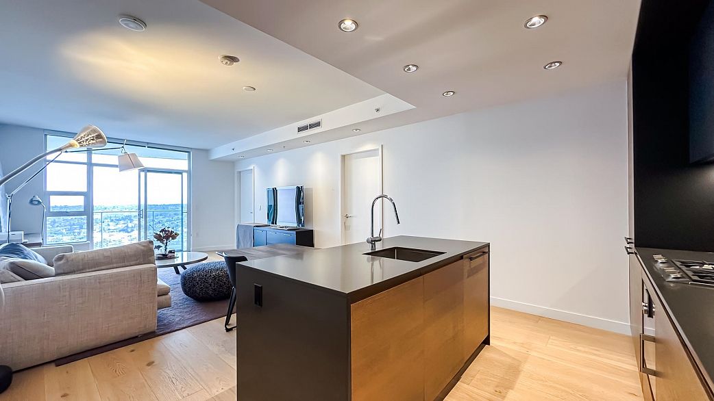 4209 1289 Hornby Street