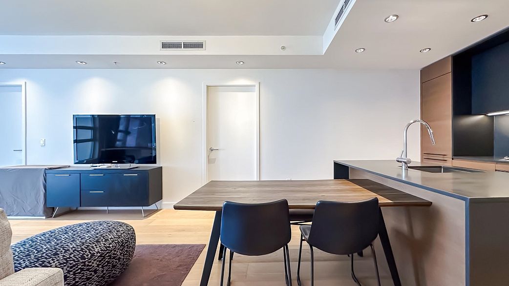 4209 1289 Hornby Street