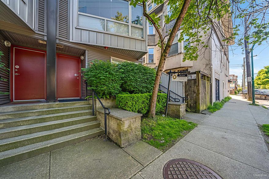 690 W 6TH AVENUE, Vancouver BC V5Z 1A3
