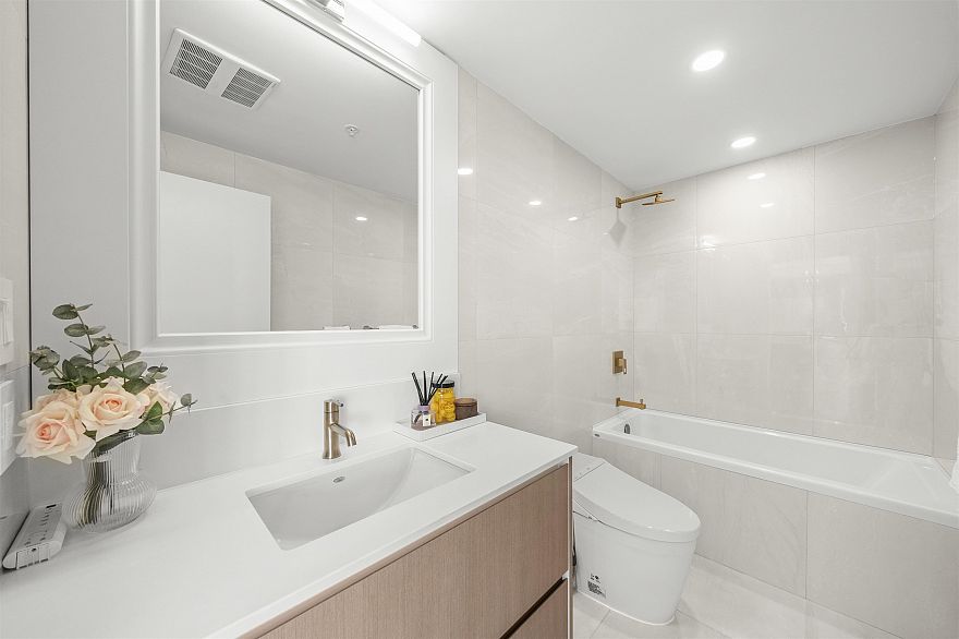 1803 8588 Cornish Street