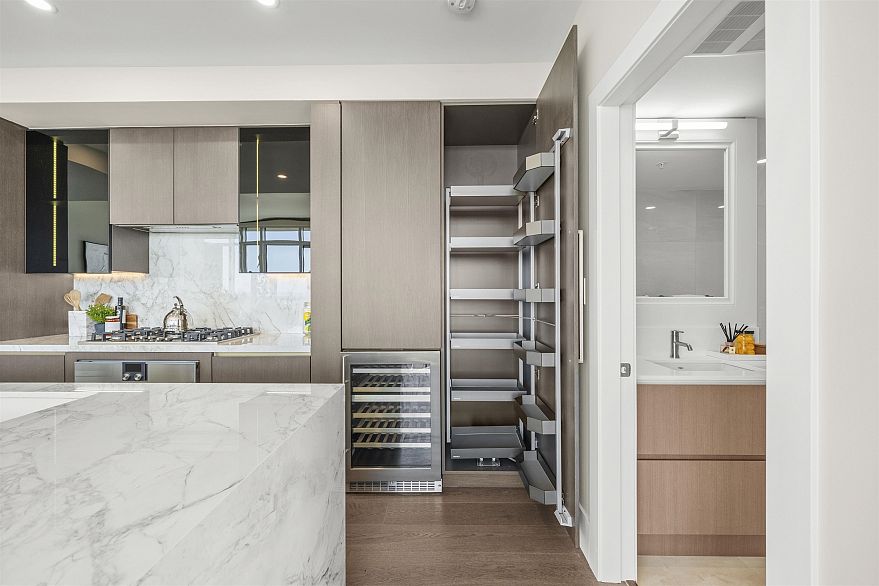 1803 8588 Cornish Street