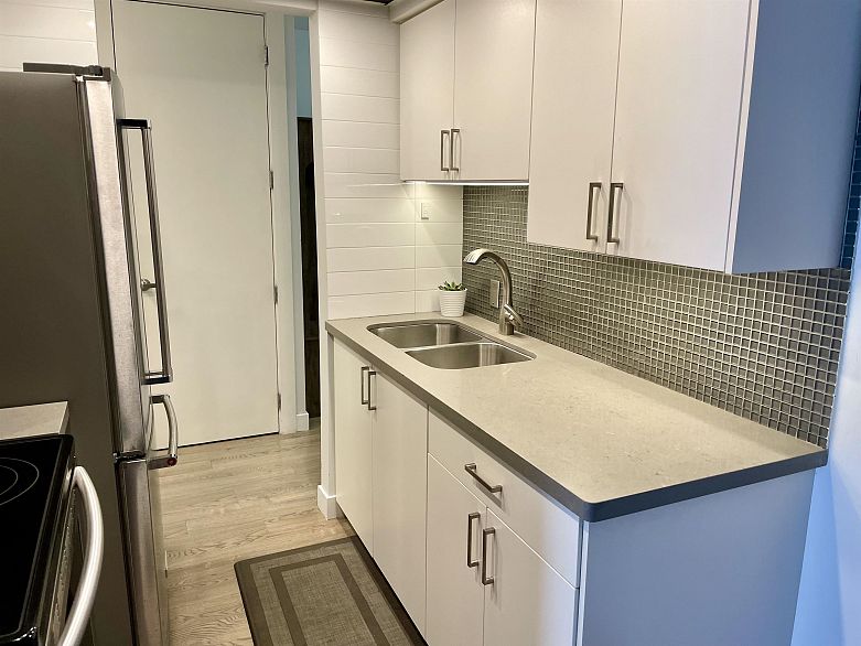 205 1515 E 5th Avenue