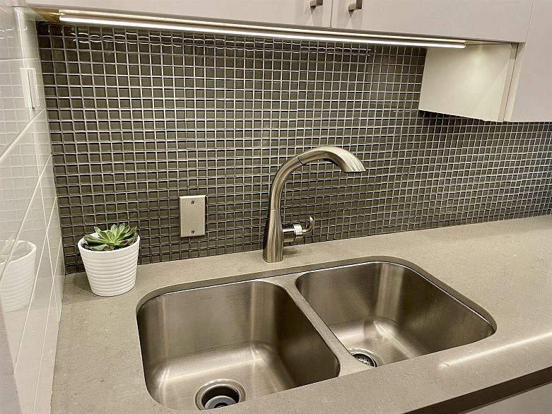 205 1515 E 5th Avenue