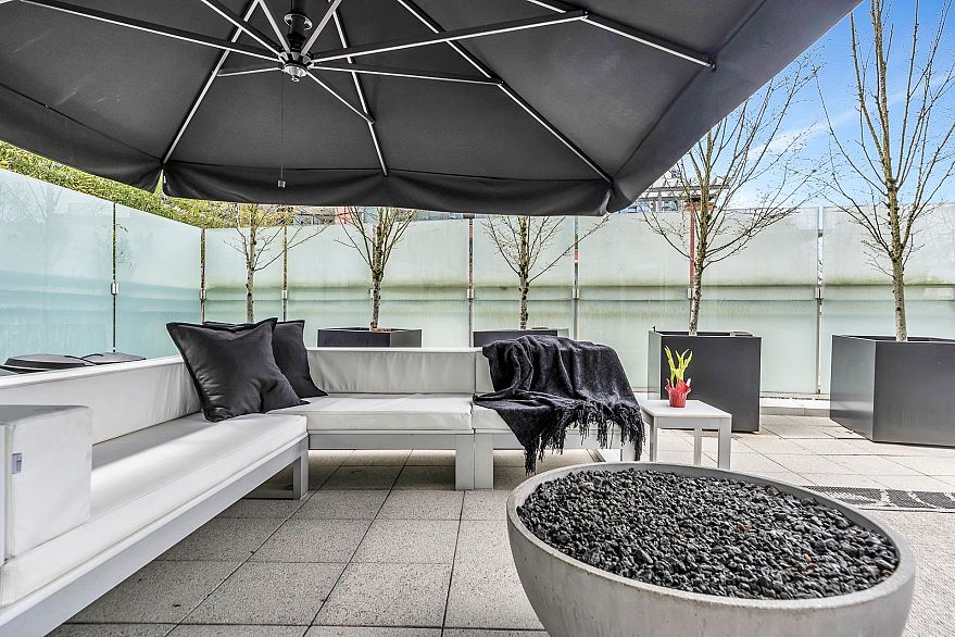 101 1139 W Cordova Street