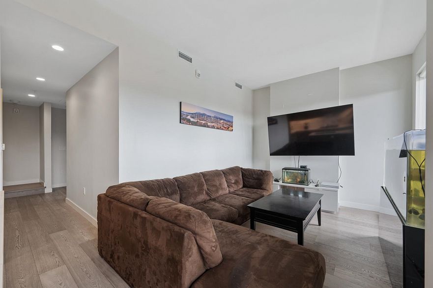 508 528 W King Edward Avenue