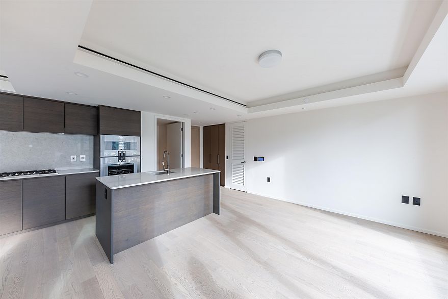 1006 1408 Robson Street