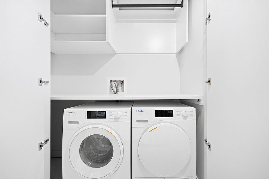 707 1033 Nelson Street