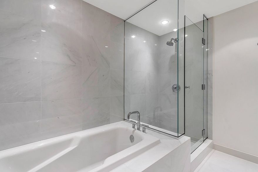 101 1139 W Cordova Street