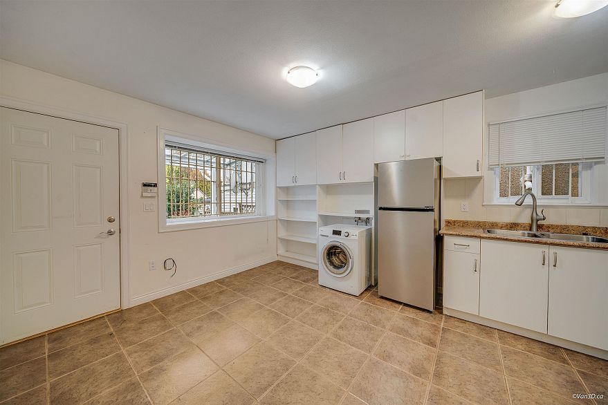 3576 E Georgia Street