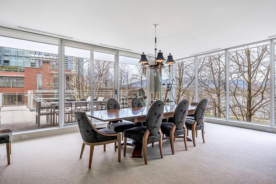 101 1139 W Cordova Street