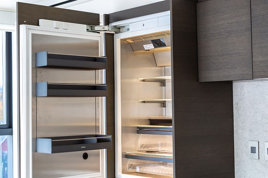 1006 1408 Robson Street