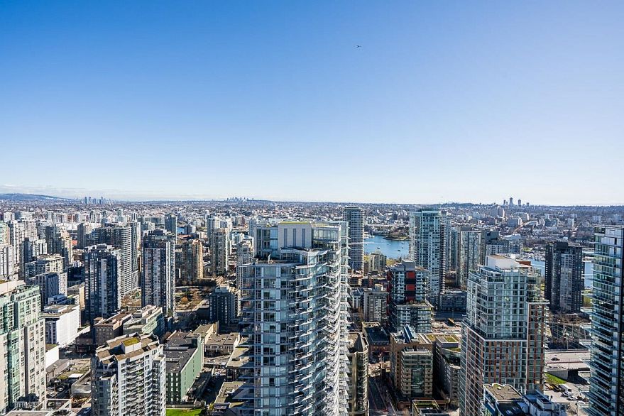 4605 1289 Hornby Street