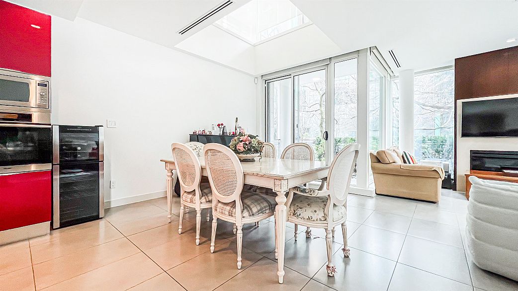 1133 W Cordova Street