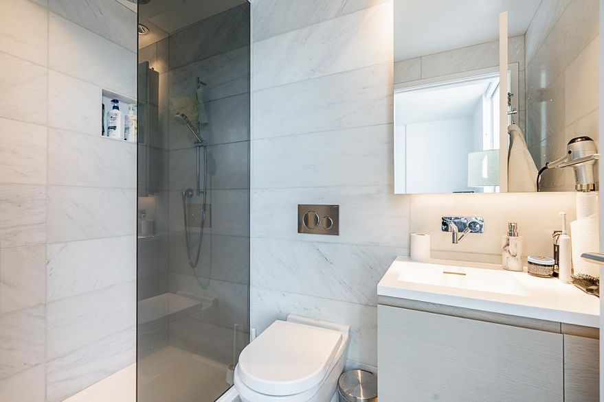 4605 1289 Hornby Street