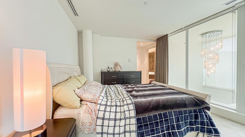 1133 W Cordova Street