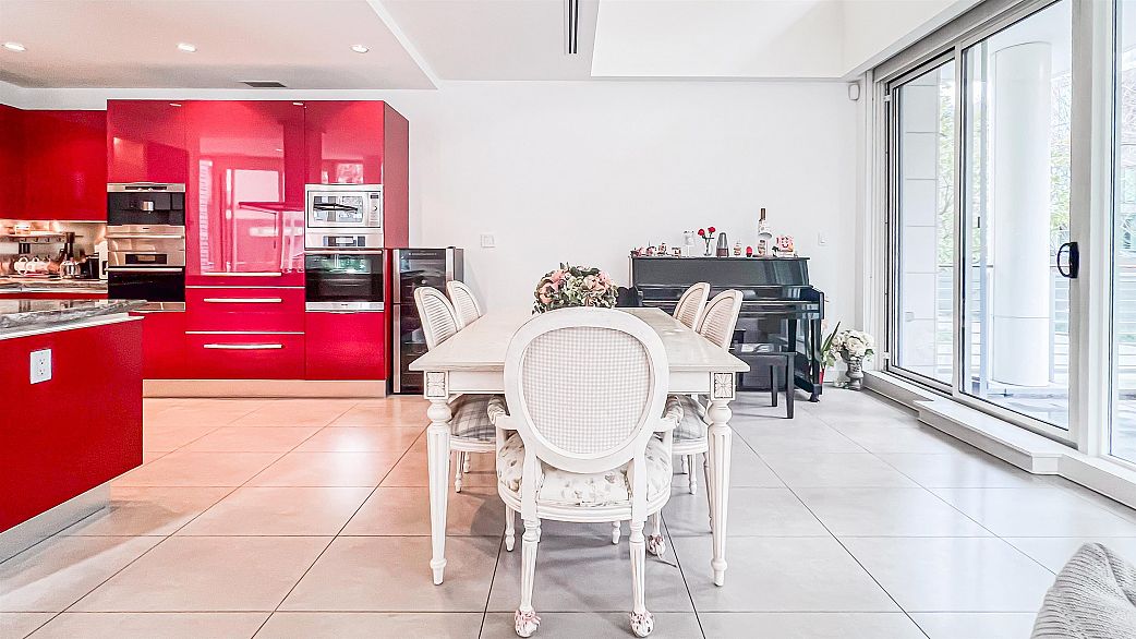 1133 W Cordova Street