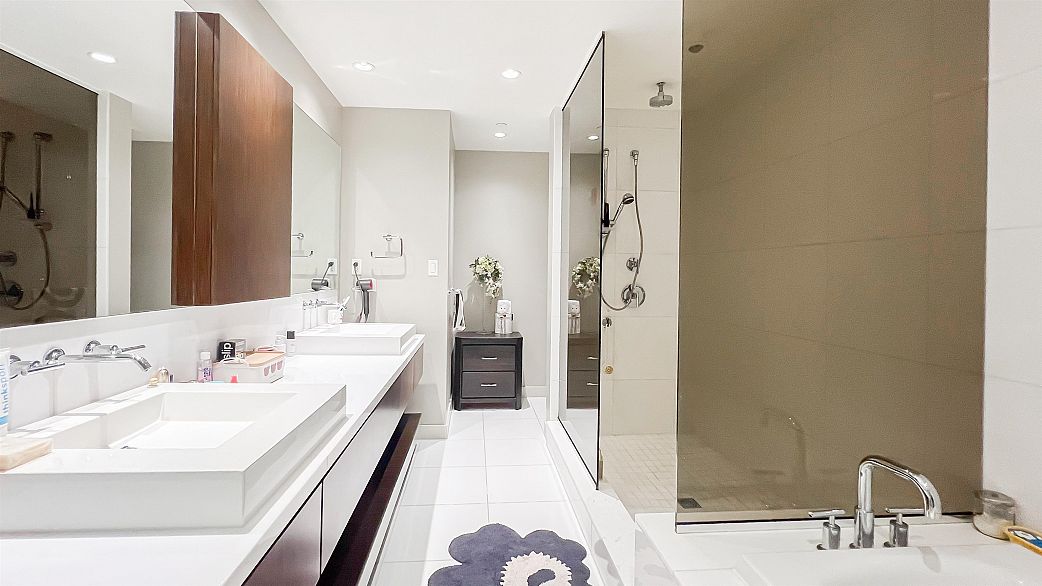 1133 W Cordova Street