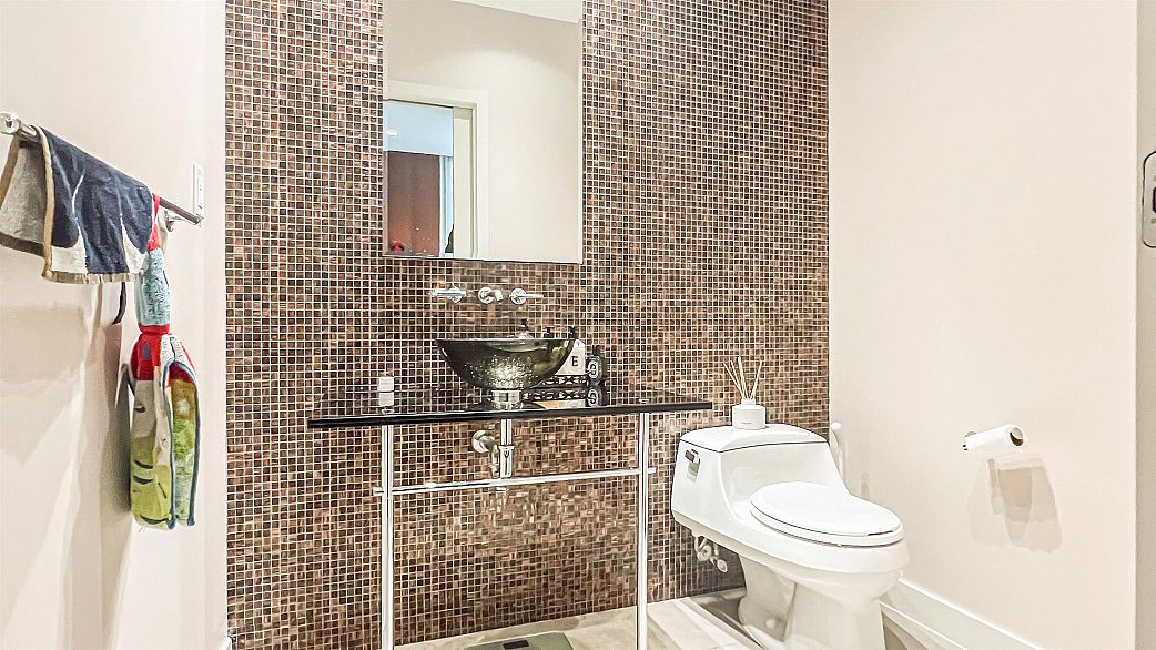 1133 W Cordova Street