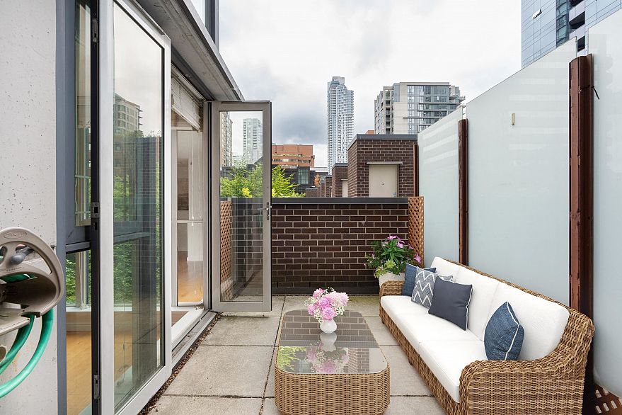 607 1068 HORNBY STREET, Vancouver BC V6Z 2Y7