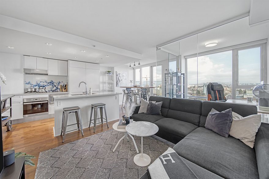PH7 188 KEEFER STREET, Vancouver BC V6A 0E3