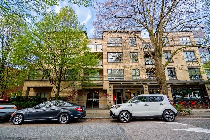 301 2015 Trafalgar Street