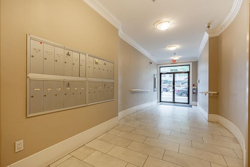 301 2015 Trafalgar Street